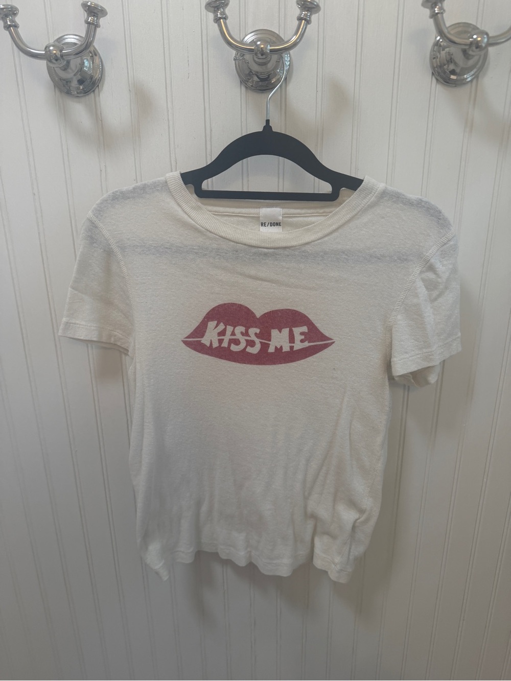 Re/Done White Short Sleeve Tee with Red Lip Graphic